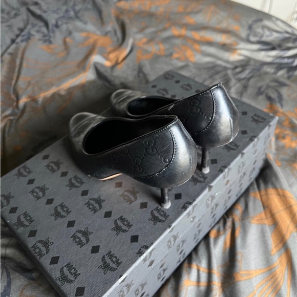Authentic Monogrammed Gucci Kitten Heels | 5B | Black main image 4